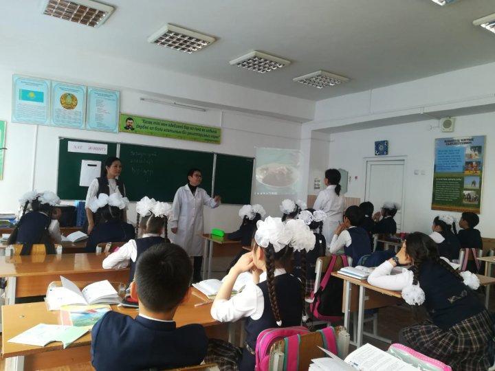 09.04.19 жылы Салауатты өмір салтын қалыптастыру орталығының мамандарымен кездесу ұйымдастрылды